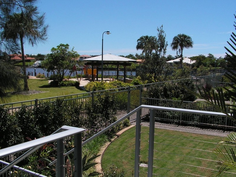 4/51 Grand Parade, Kawana Island QLD 4575