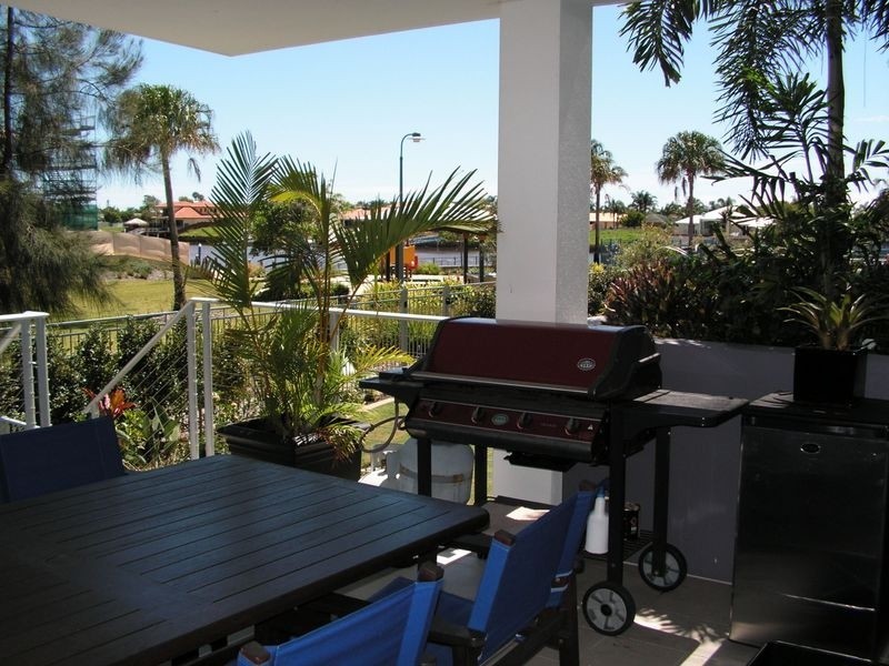 4/51 Grand Parade, Kawana Island QLD 4575