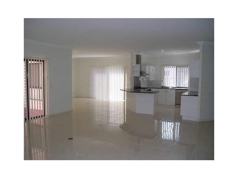12 Sumatra Court, Kawana Island QLD 4575