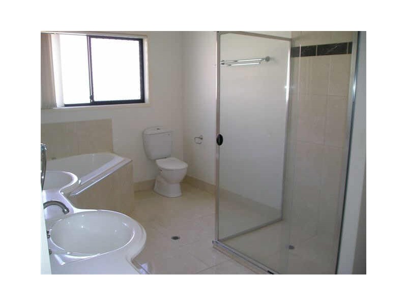 12 Sumatra Court, Kawana Island QLD 4575
