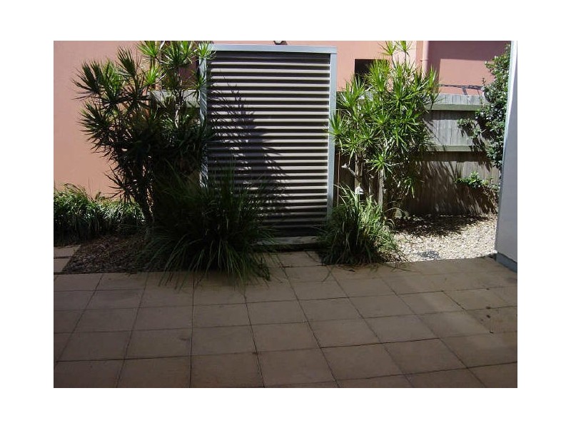 6 Bimini Street, Kawana Island QLD 4575