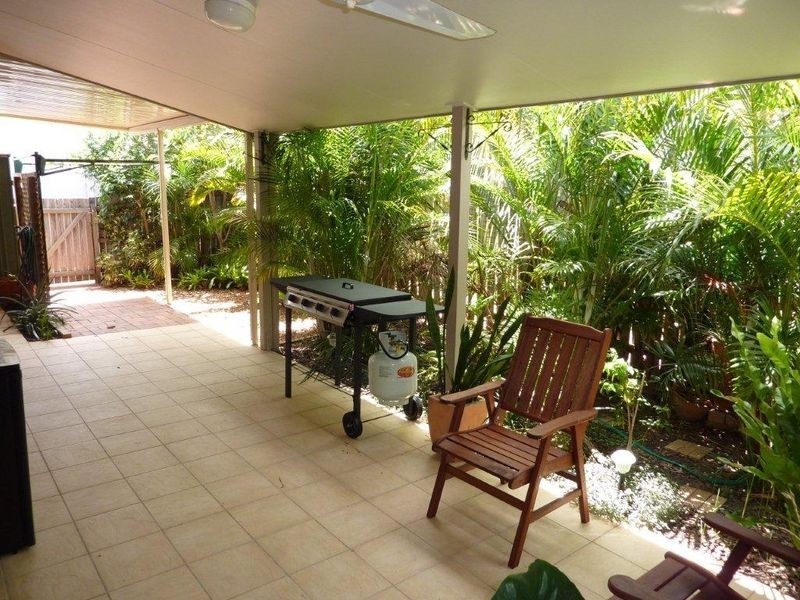 31/2 Grand Parade, Kawana Island QLD 4575