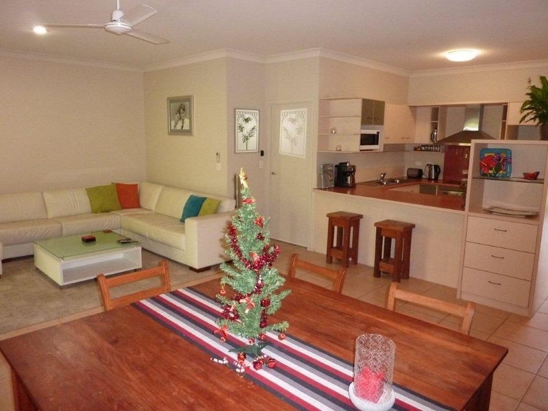 31/2 Grand Parade, Kawana Island QLD 4575