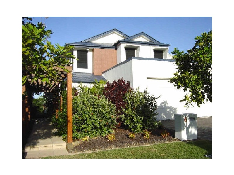 6 Lanai Close, Kawana Island QLD 4575
