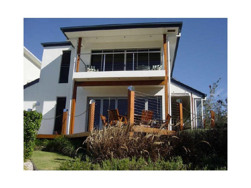 6 Lanai Close, Kawana Island QLD 4575