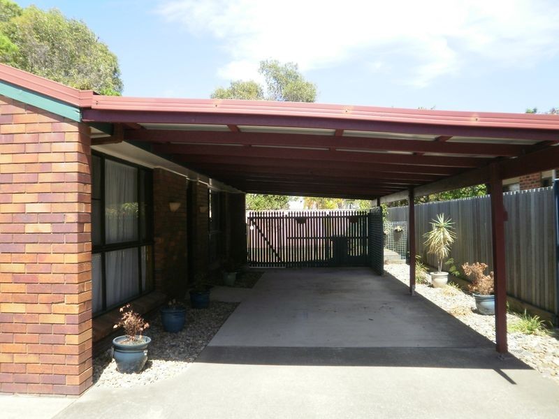 2/64 Nicklin Way, Warana QLD 4575