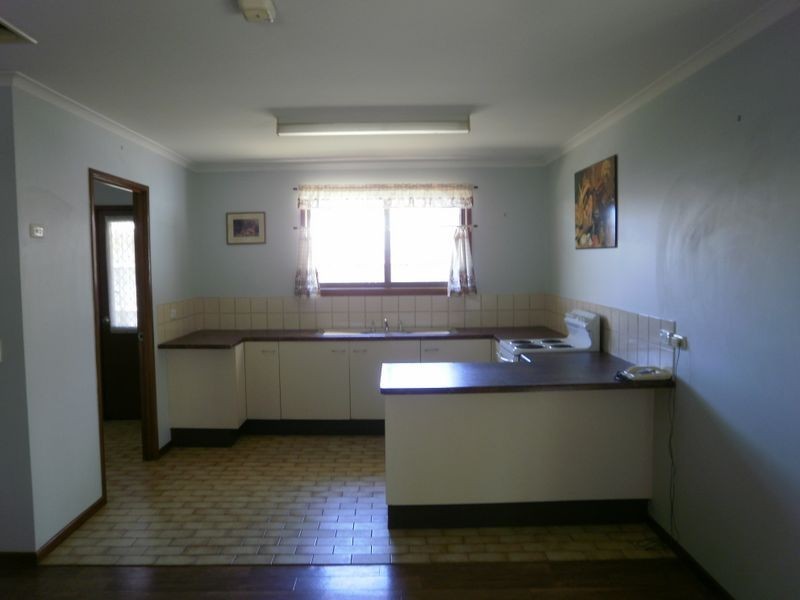 2/64 Nicklin Way, Warana QLD 4575