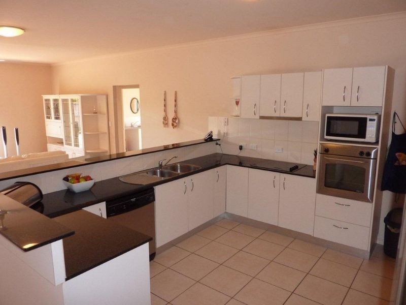 6 Abaco Street, Kawana Island QLD 4575