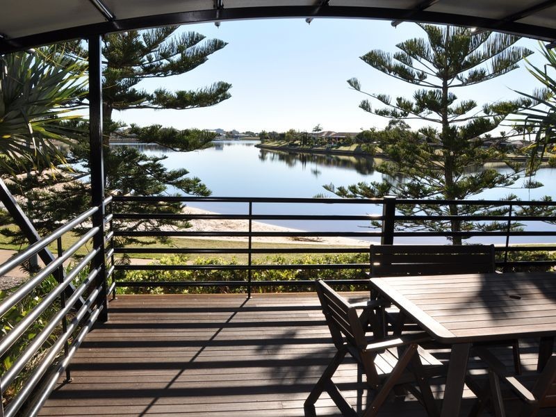 6 Majorca Place, Kawana Island QLD 4575