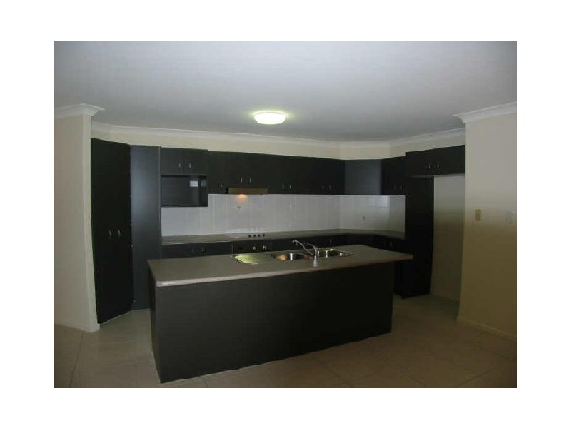 5 Tortola Place, Kawana Island QLD 4575