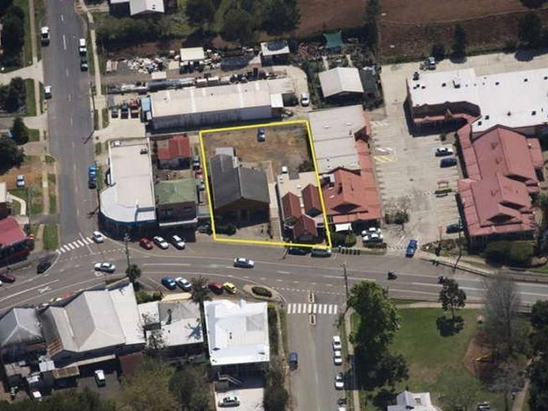 2/101 Maple Street, Maleny QLD 4552