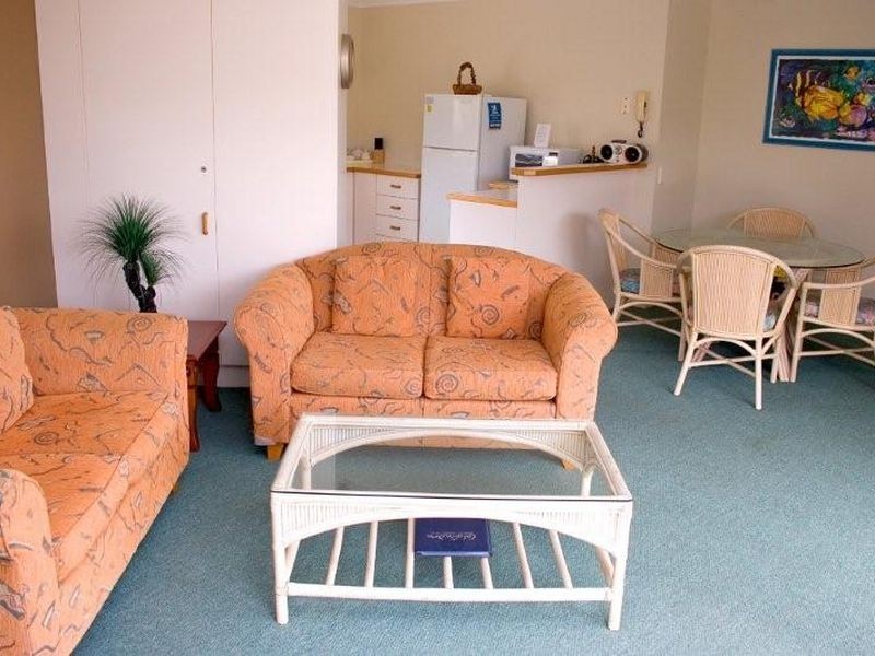 20 Warne Terrace, Kings Beach QLD 4551