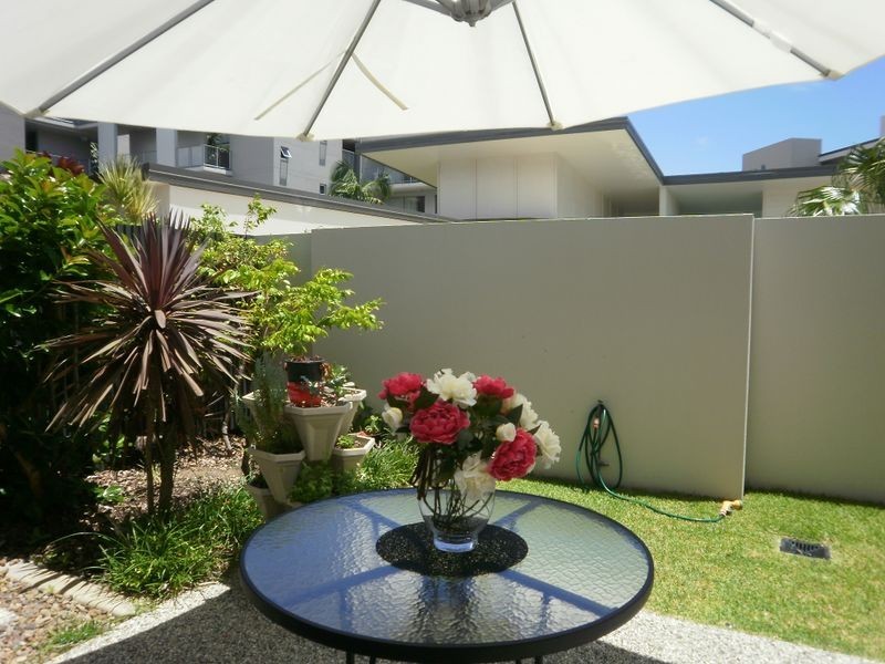 7/7 Grand Parade, Kawana Island QLD 4575