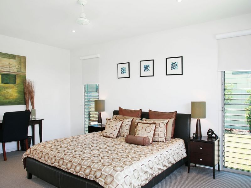 3 Crete Court, Kawana Island QLD 4575