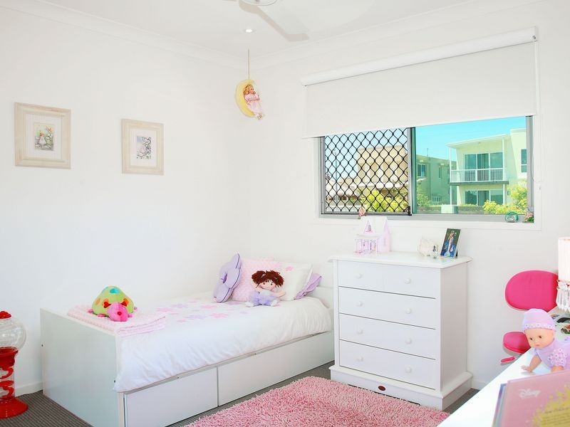 3 Crete Court, Kawana Island QLD 4575