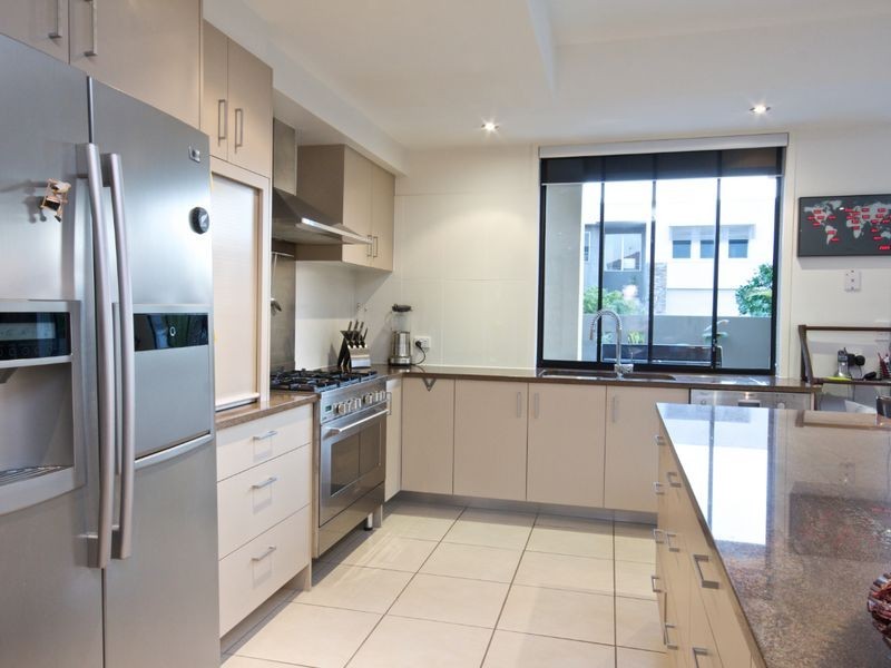 33 Cuba Court, Kawana Island QLD 4575