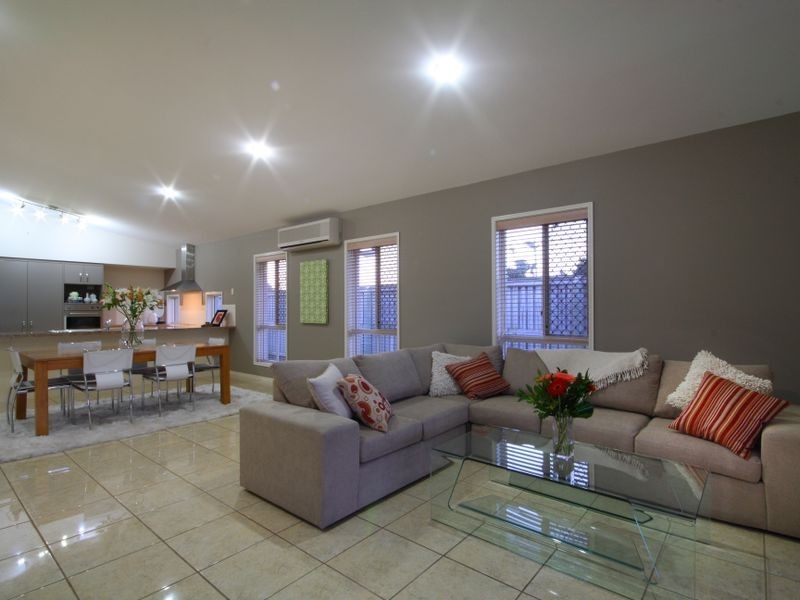 14 Bonaire Court, Kawana Island QLD 4575