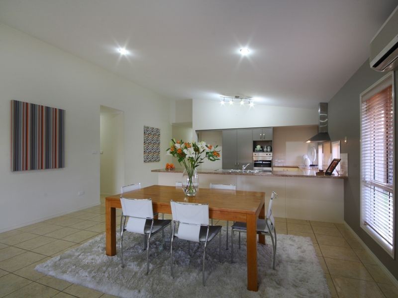 14 Bonaire Court, Kawana Island QLD 4575