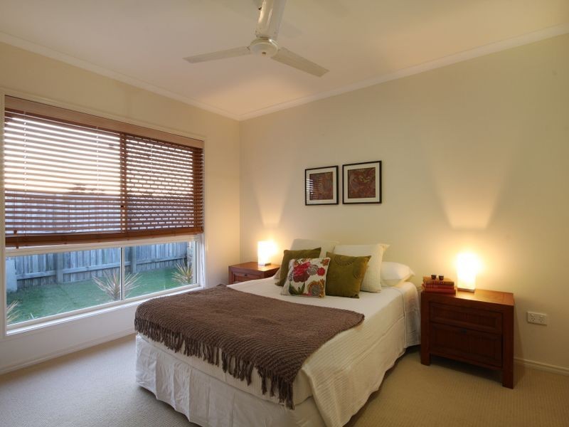 14 Bonaire Court, Kawana Island QLD 4575