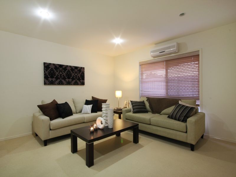 14 Bonaire Court, Kawana Island QLD 4575