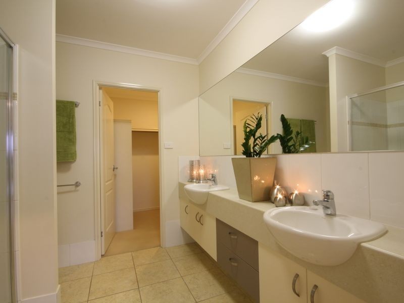 14 Bonaire Court, Kawana Island QLD 4575