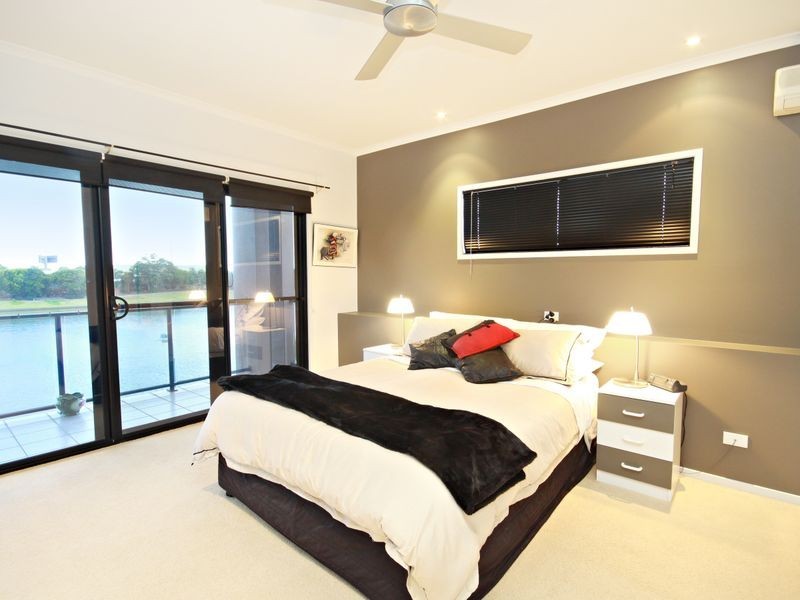 15 Bonaire Court, Kawana Island QLD 4575