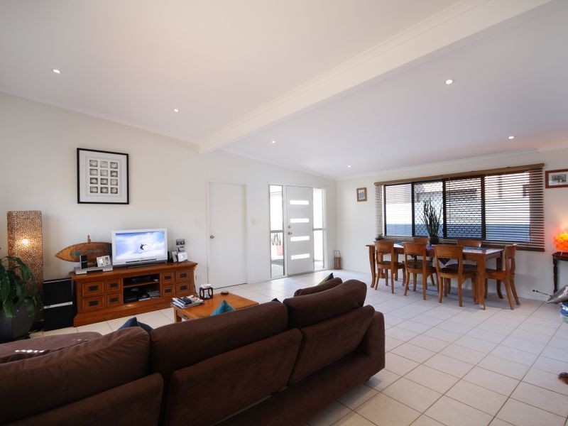 21 Sanibel Court, Kawana Island QLD 4575