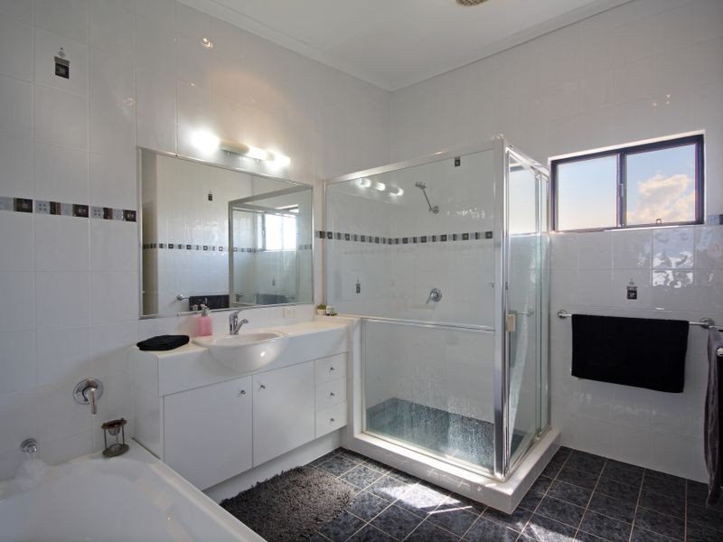 21 Sanibel Court, Kawana Island QLD 4575