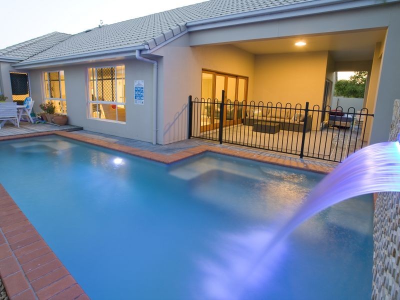 1 Santorini Court, Kawana Island QLD 4575