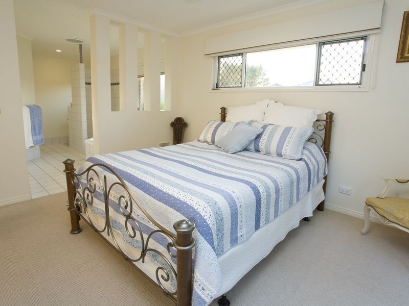 1 Santorini Court, Kawana Island QLD 4575