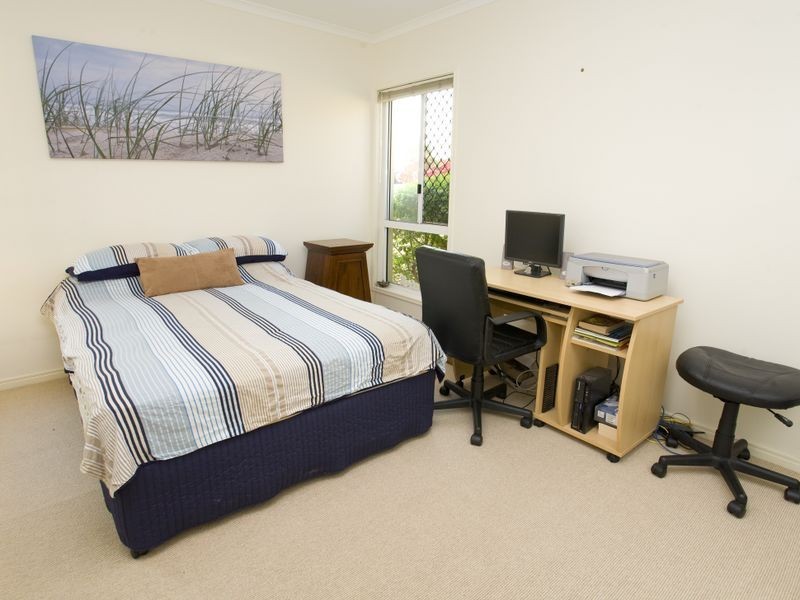 1 Santorini Court, Kawana Island QLD 4575