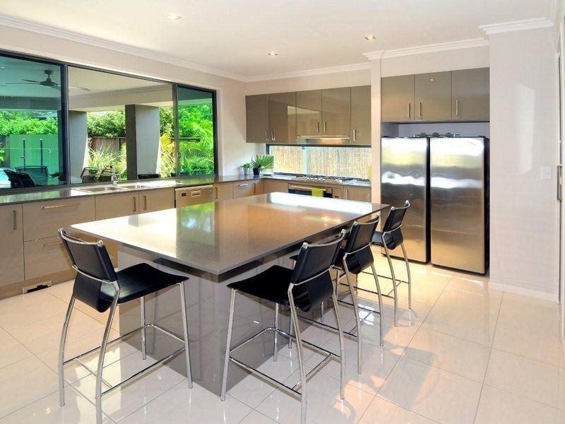 1 Tarawa Street, Kawana Island QLD 4575