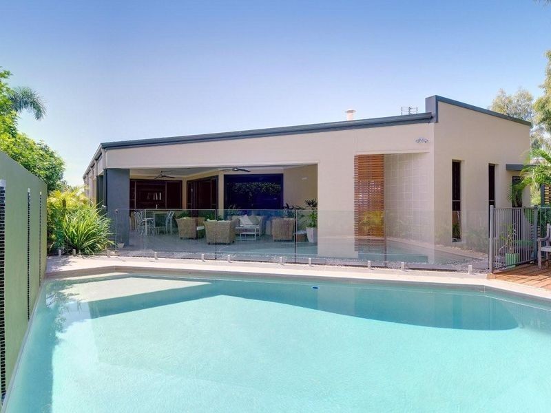 1 Tarawa Street, Kawana Island QLD 4575