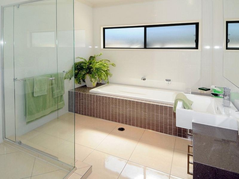 1 Tarawa Street, Kawana Island QLD 4575