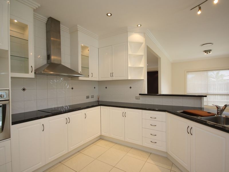 2 Whitsunday Street, Kawana Island QLD 4575