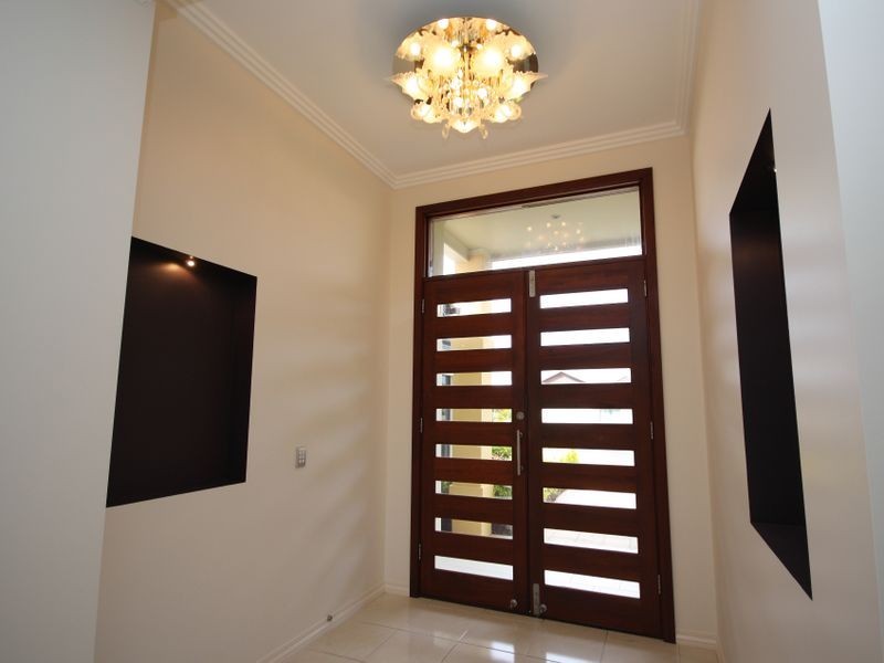 2 Whitsunday Street, Kawana Island QLD 4575