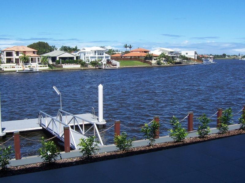 15 Tortola Place, Kawana Island QLD 4575