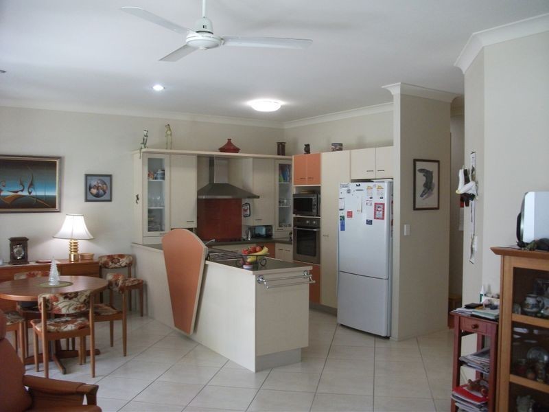 122/2 Grand Parade, Kawana Island QLD 4575