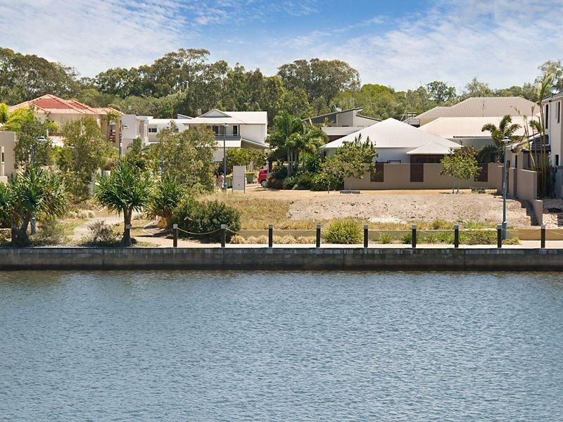21 Cuba Court, Kawana Island QLD 4575