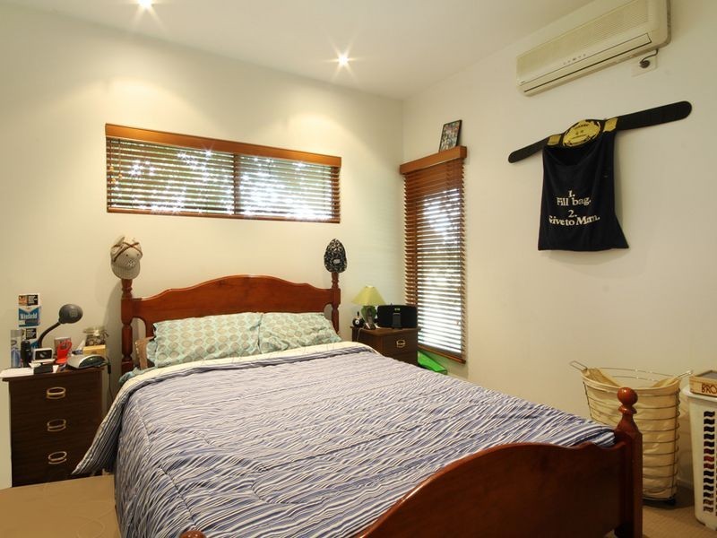 4 Maldives Place, Kawana Island QLD 4575