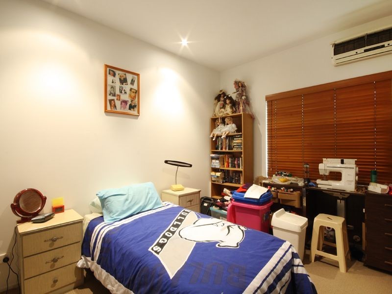 4 Maldives Place, Kawana Island QLD 4575