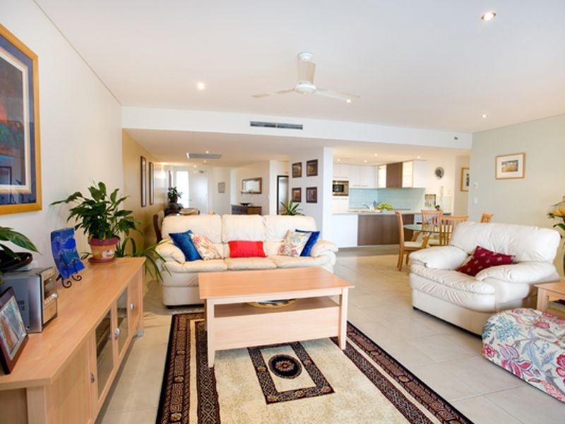 30/7 Grand Parade, Kawana Island QLD 4575