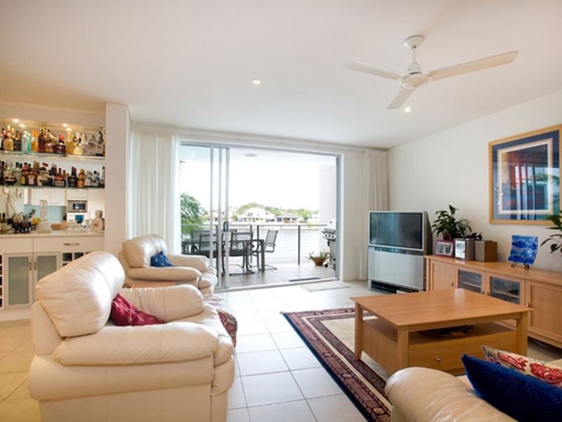 30/7 Grand Parade, Kawana Island QLD 4575