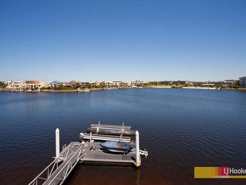 30 Sunbird Chase, Parrearra QLD 4575