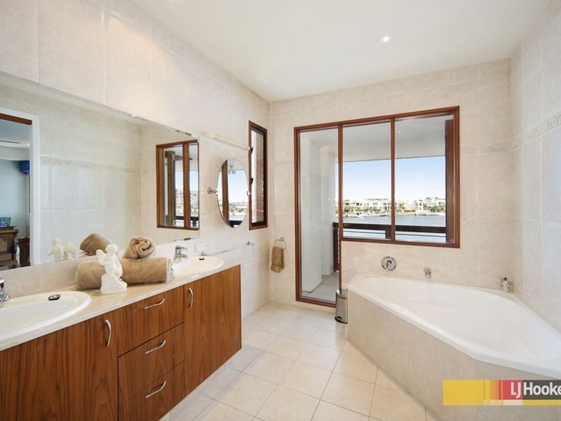 30 Sunbird Chase, Parrearra QLD 4575
