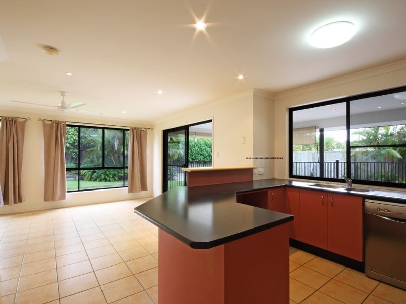 8 Malta Place, Kawana Island QLD 4575