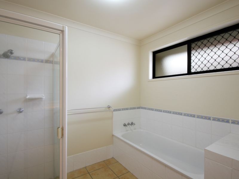 8 Malta Place, Kawana Island QLD 4575