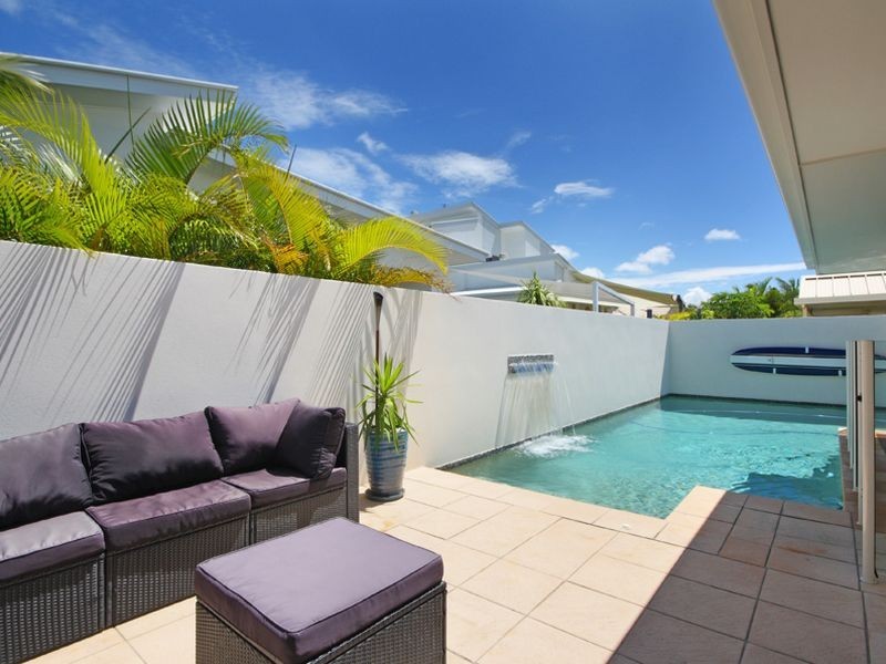 14 Lombok Street, Kawana Island QLD 4575