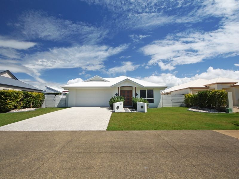 14 Lombok Street, Kawana Island QLD 4575