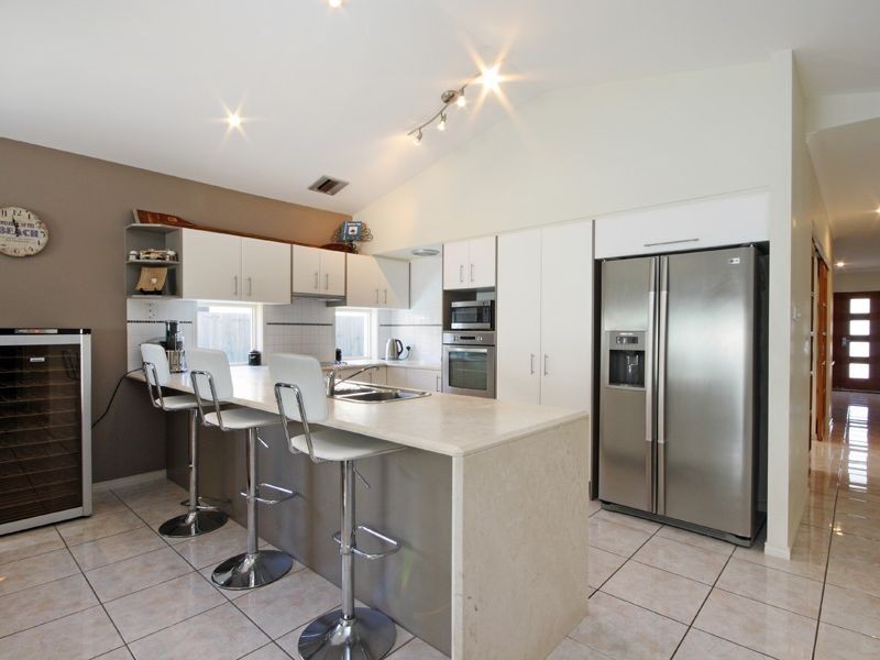 14 Lombok Street, Kawana Island QLD 4575